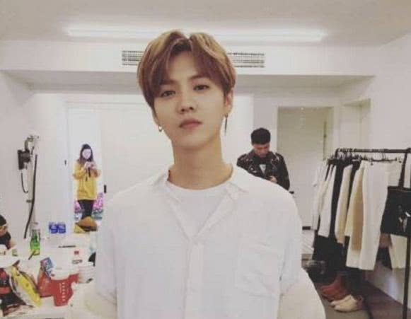 鹿晗2025最新照片，自然之旅的心靈觸摸