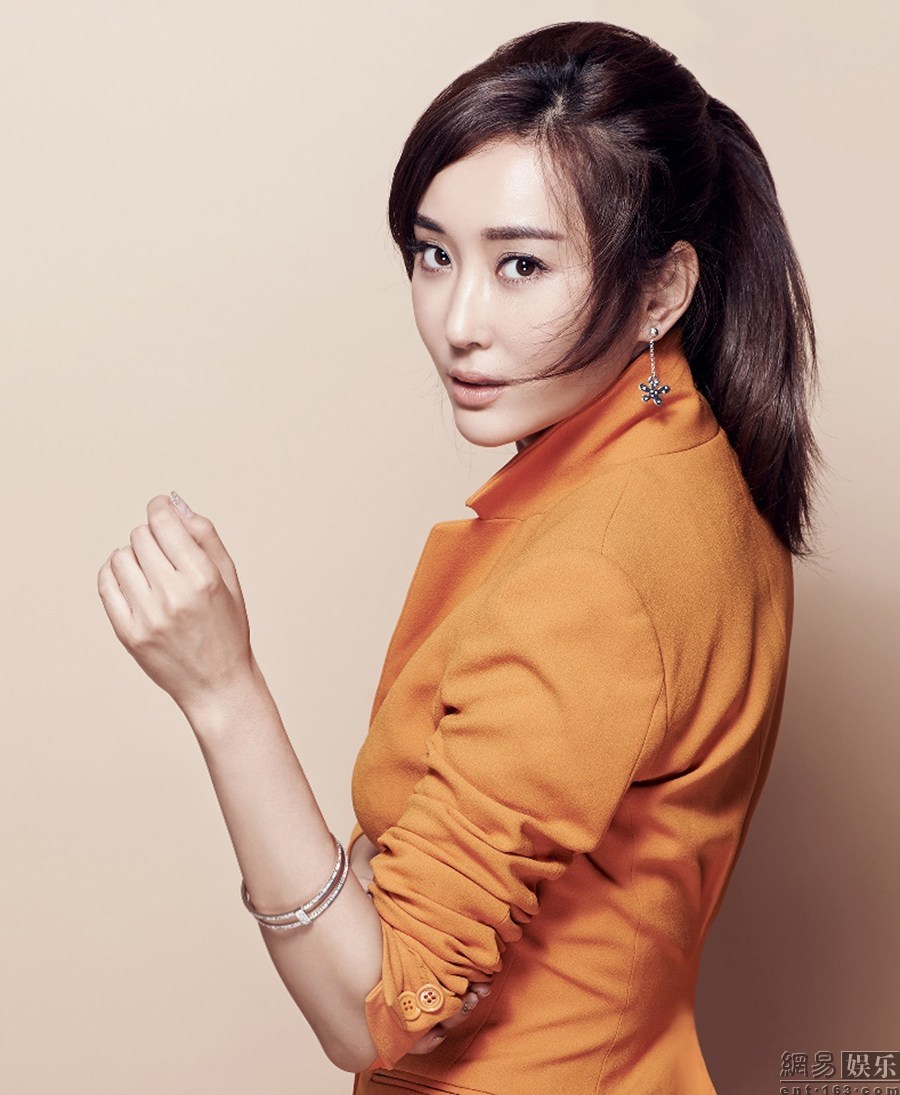 麥秀彩兒引領(lǐng)最新時(shí)尚潮流，成為新領(lǐng)軍者